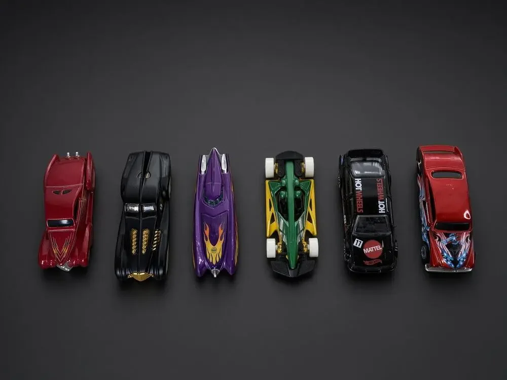Hot Wheels Batmobile Style Diecast Lot 1:64